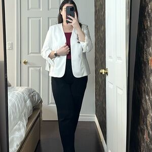 Anne Klein white blazer, large size, chic and elegant, like new.